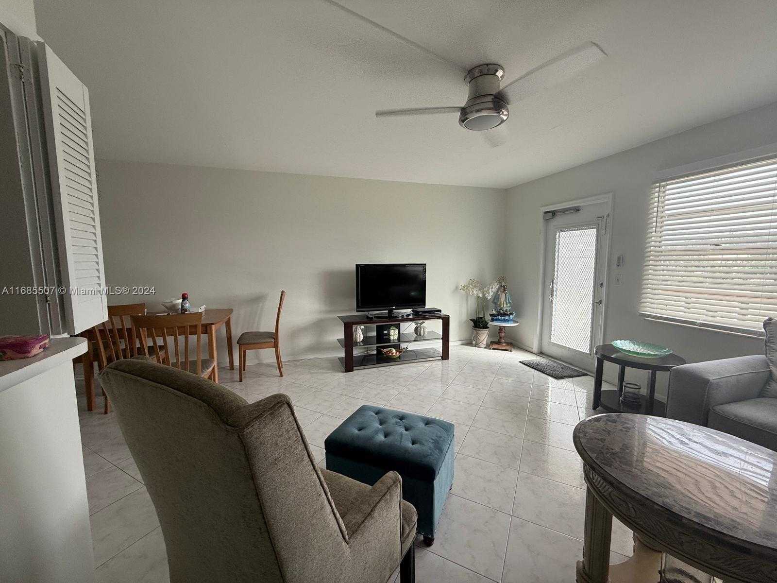 Small Image of 313 SOUTHAMPTON A #313, West Palm Beach Number 2