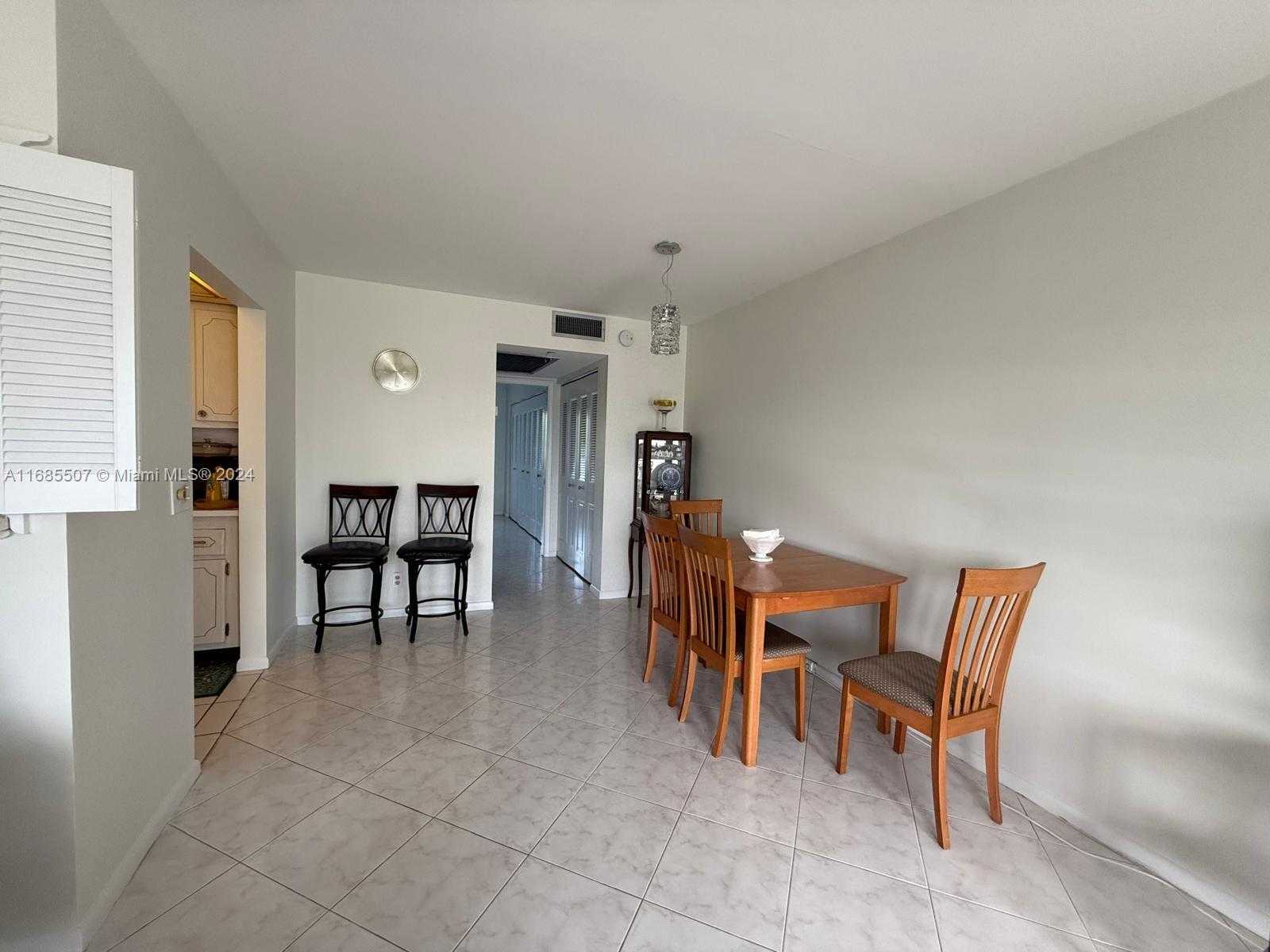 Small Image of 313 SOUTHAMPTON A #313, West Palm Beach Number 4