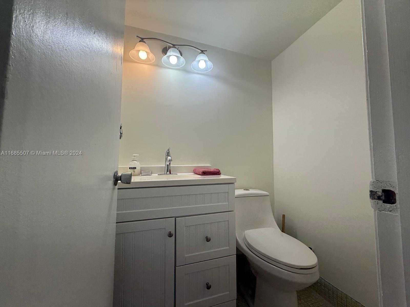 Small Image of 313 SOUTHAMPTON A #313, West Palm Beach Number 6