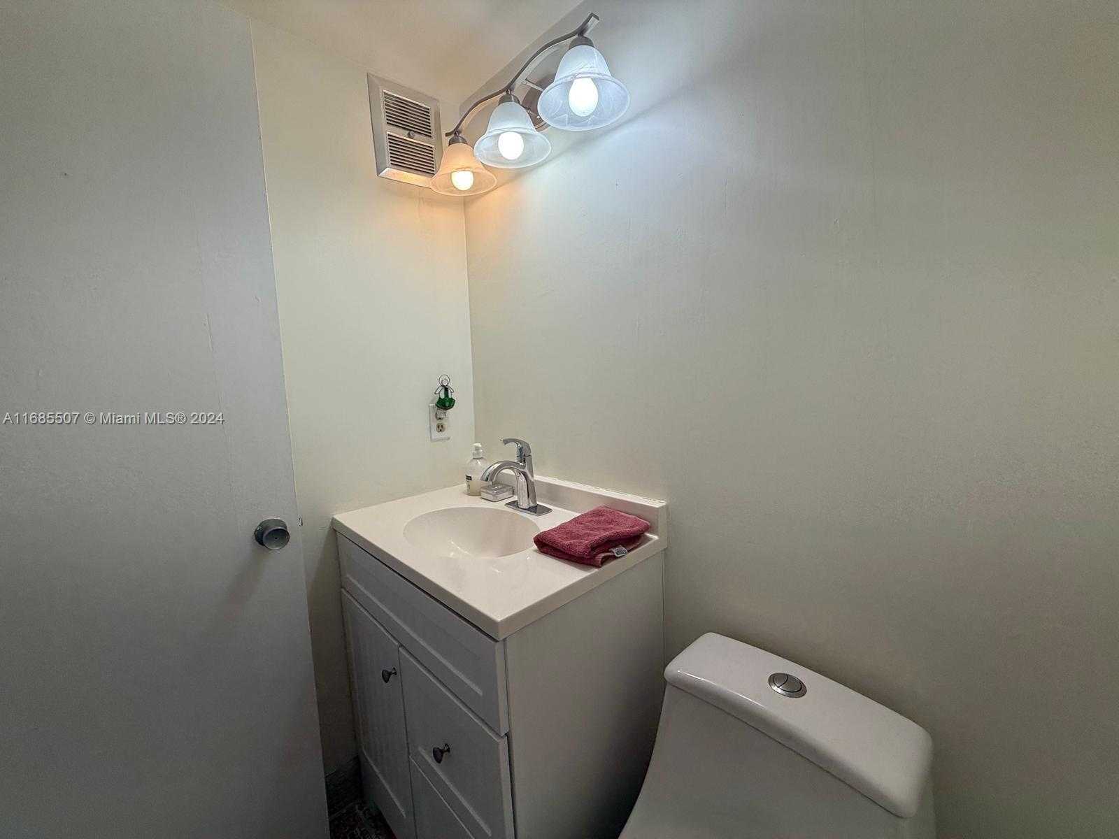 Small Image of 313 SOUTHAMPTON A #313, West Palm Beach Number 7