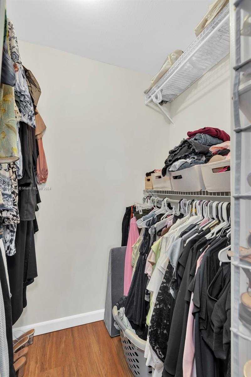 Small Image of 2801 #301W, Aventura Number 15