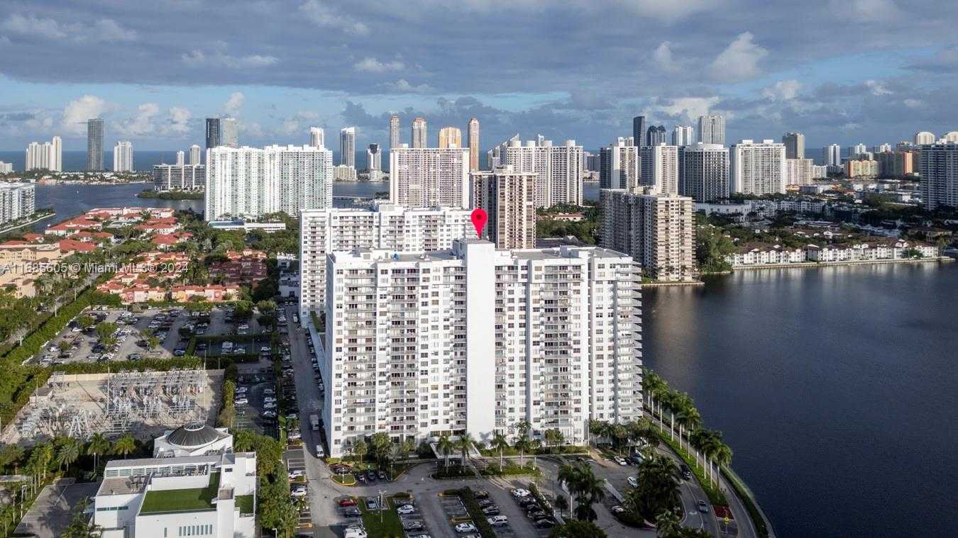 Small Image of 2801 #301W, Aventura Number 29