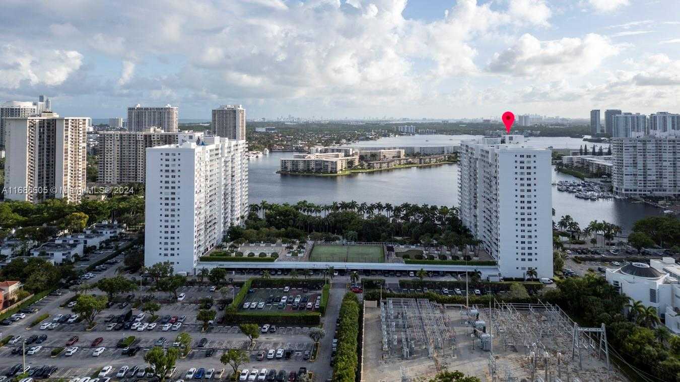 Small Image of 2801 #301W, Aventura Number 31
