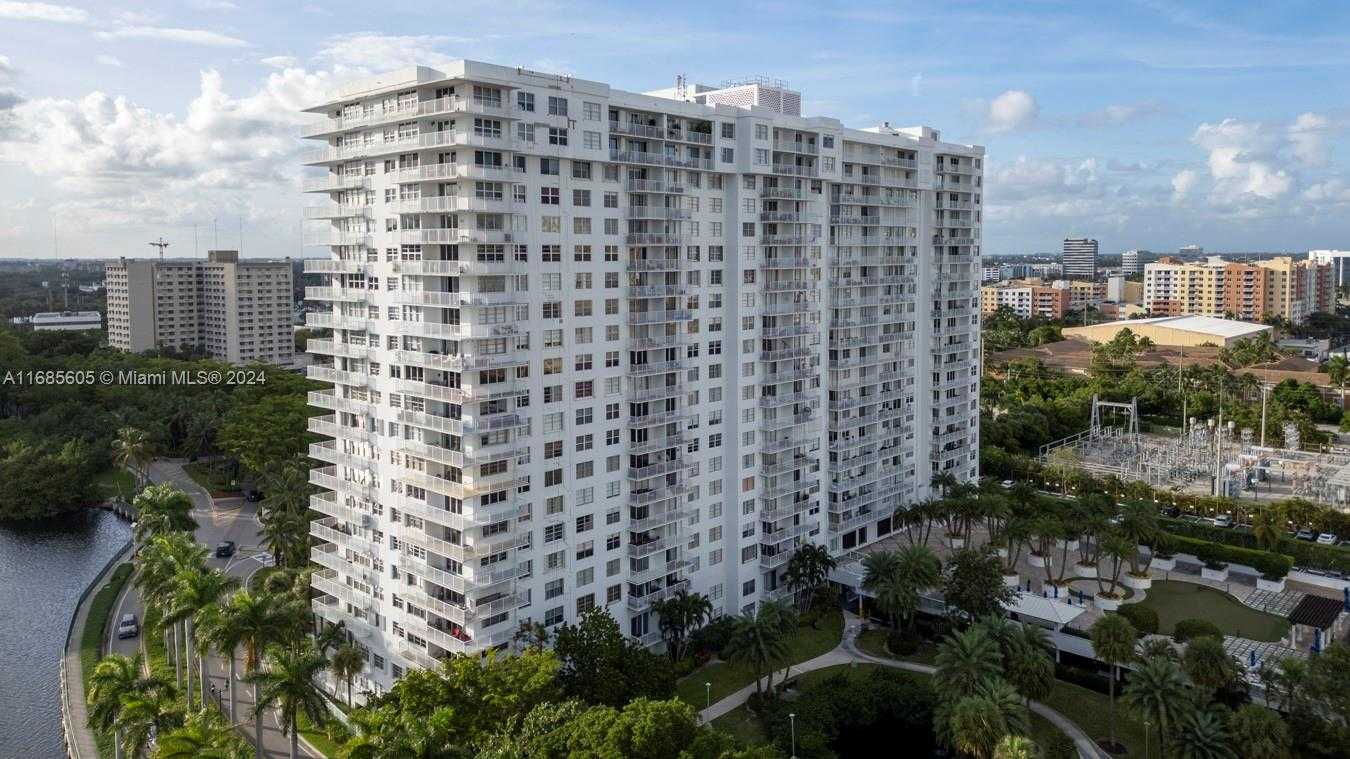 Small Image of 2801 #301W, Aventura Number 35