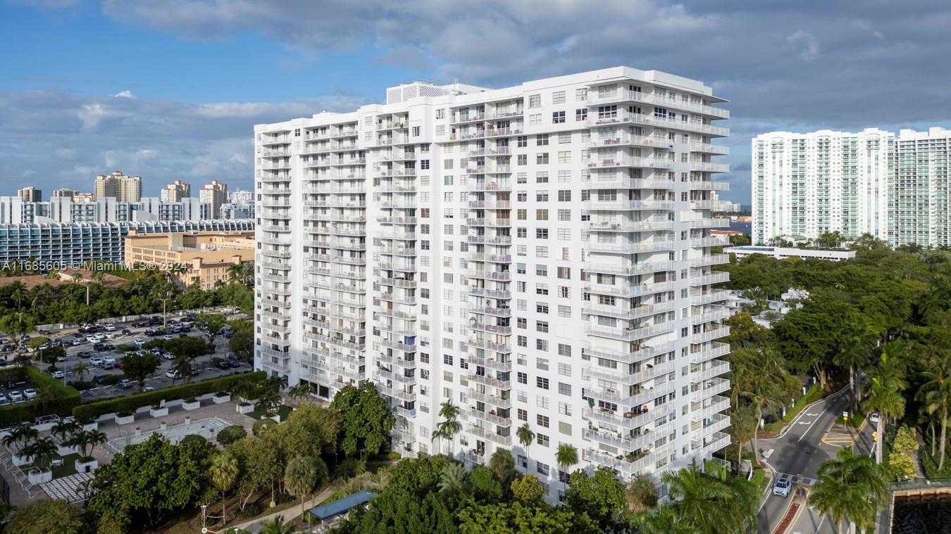 Small Image of 2801 #301W, Aventura Number 36