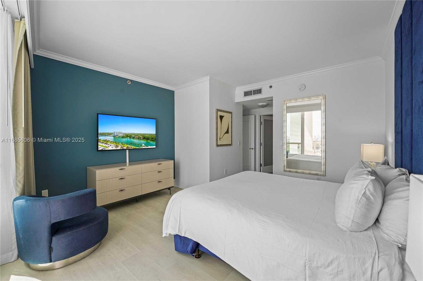 Small Image of 4401 COLLINS AVE #1514/1516, Miami Beach Number 25