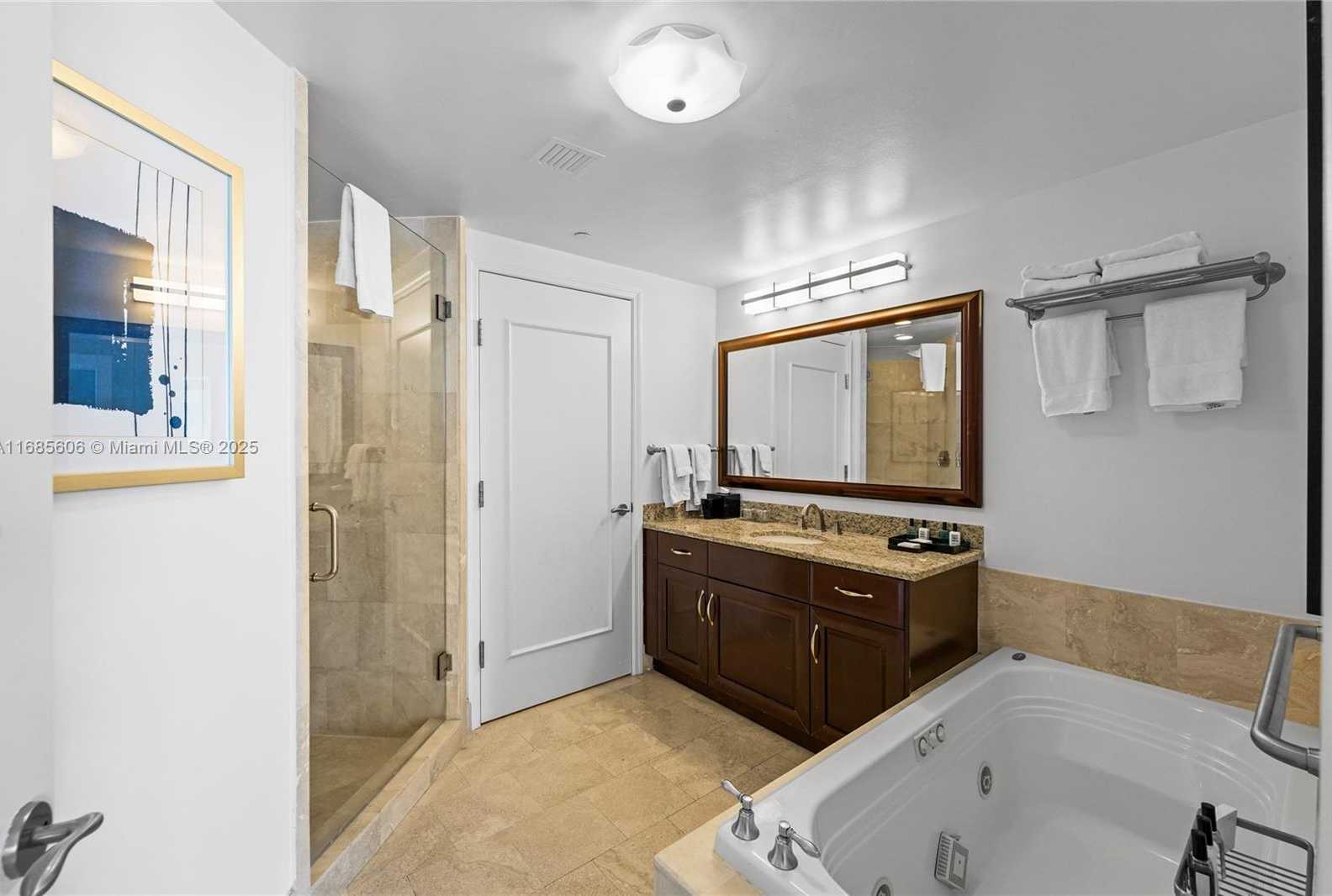 Small Image of 4401 COLLINS AVE #1514/1516, Miami Beach Number 26
