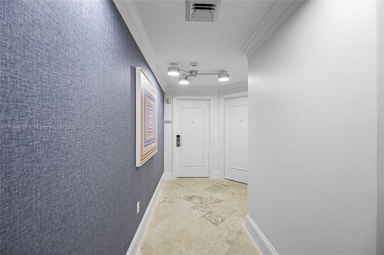Small Image of 4401 COLLINS AVE #1514/1516, Miami Beach Number 31