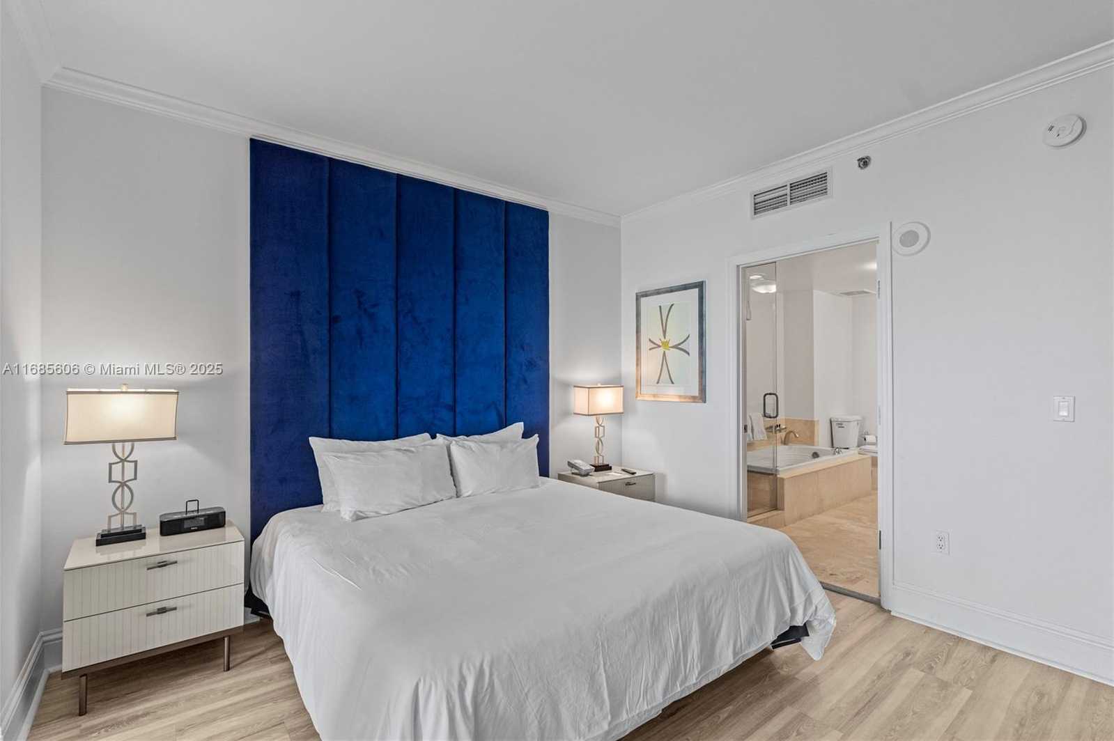 Small Image of 4401 COLLINS AVE #1514/1516, Miami Beach Number 34
