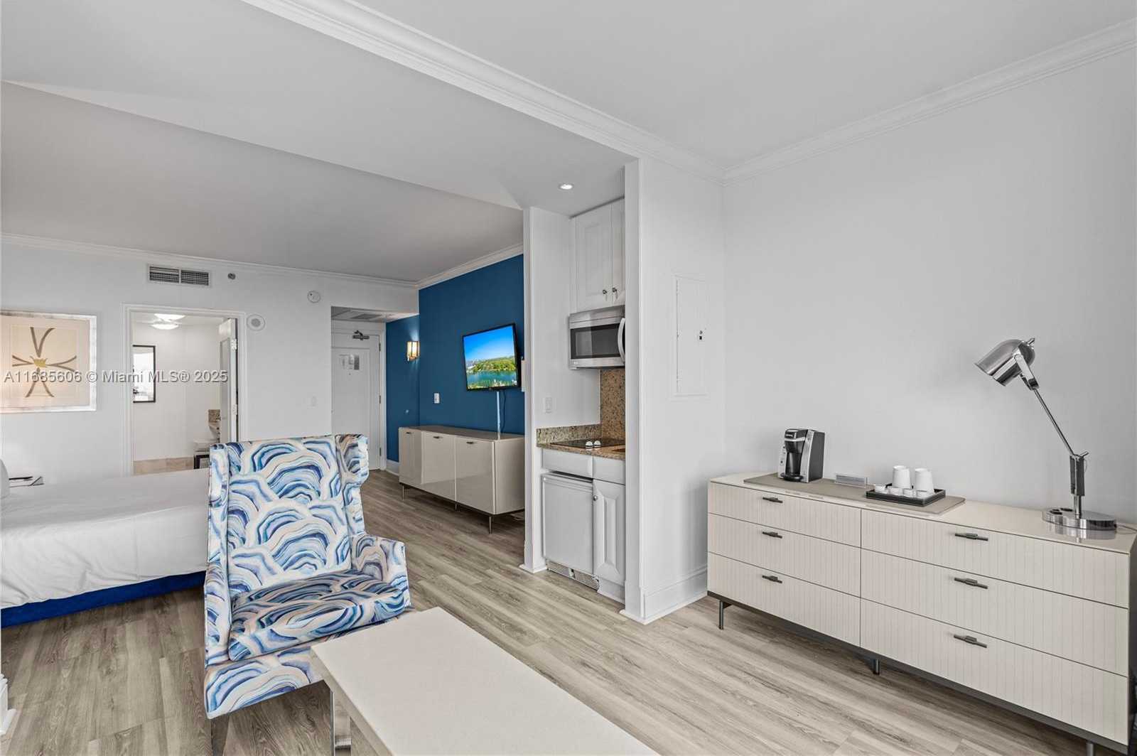 Small Image of 4401 COLLINS AVE #1514/1516, Miami Beach Number 39
