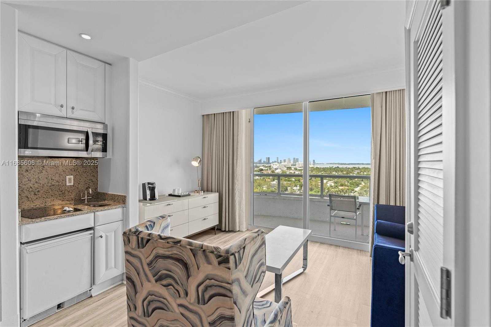 Small Image of 4401 COLLINS AVE #1514/1516, Miami Beach Number 40