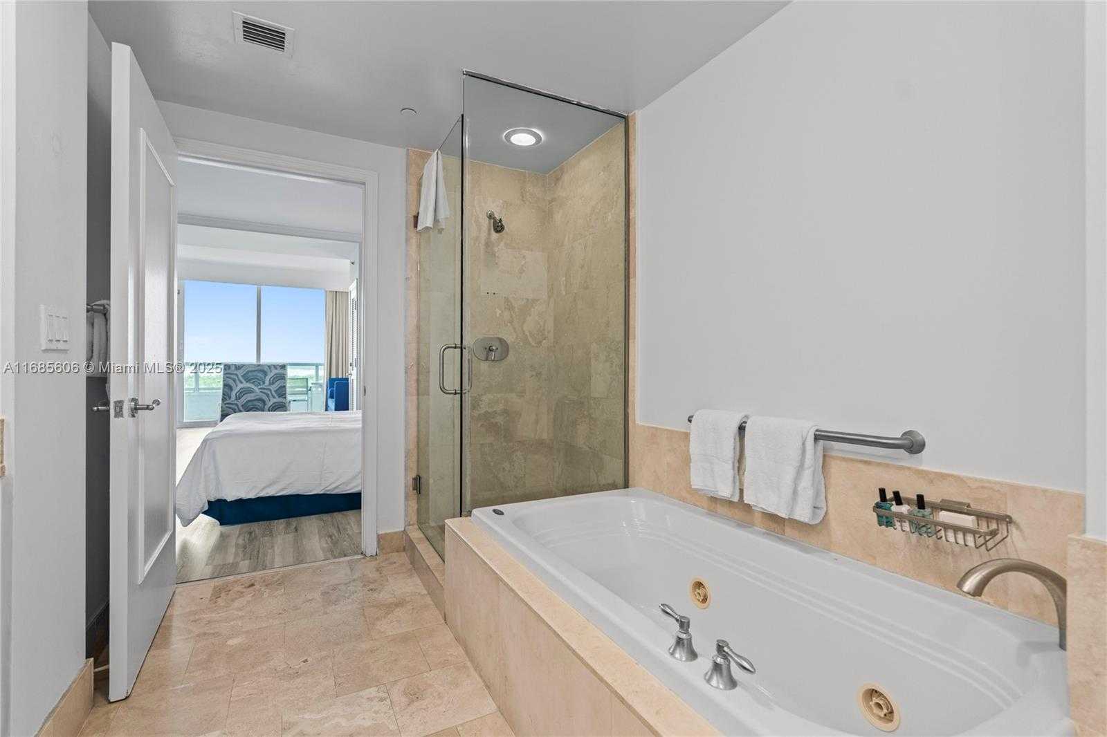 Small Image of 4401 COLLINS AVE #1514/1516, Miami Beach Number 46