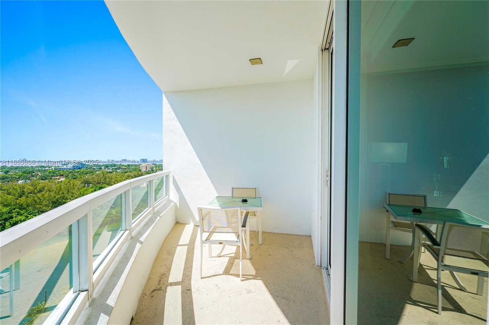 Small Image of 4401 COLLINS AVE #1514/1516, Miami Beach Number 58