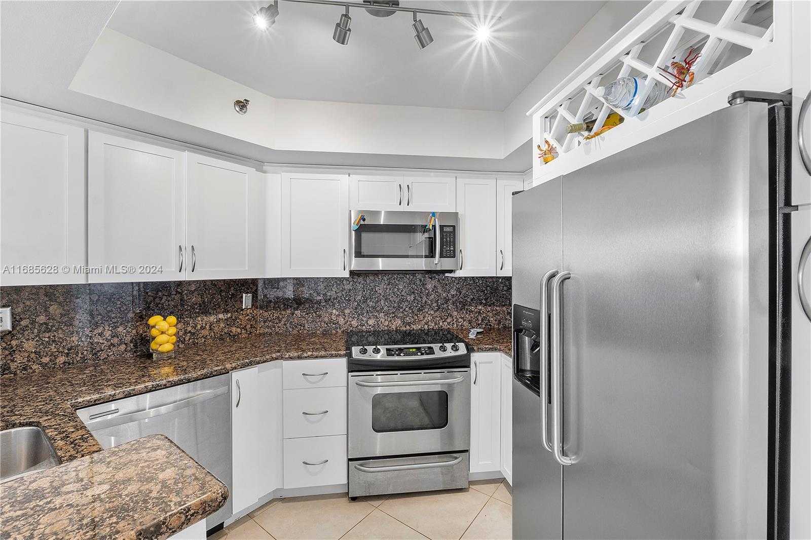 Small Image of 6767 COLLINS AVE #1106, Miami Beach Number 14