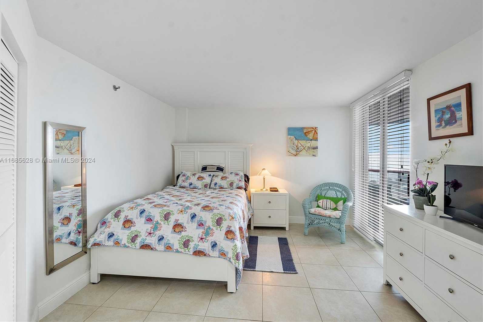 Small Image of 6767 COLLINS AVE #1106, Miami Beach Number 3