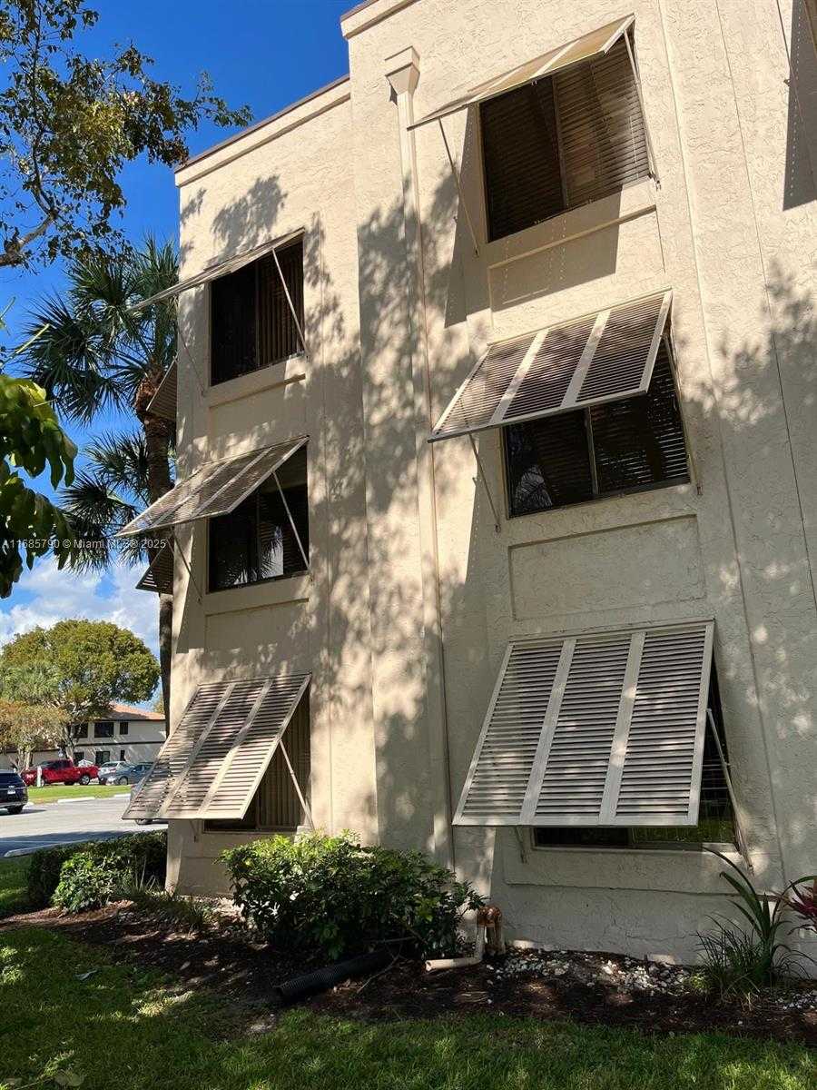 Small Image of 10110 CEDAR POINT BLVD #206, Boynton Beach Number 14