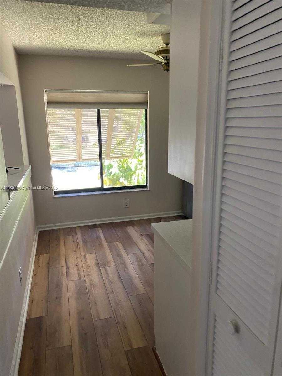 Small Image of 10110 CEDAR POINT BLVD #206, Boynton Beach Number 3