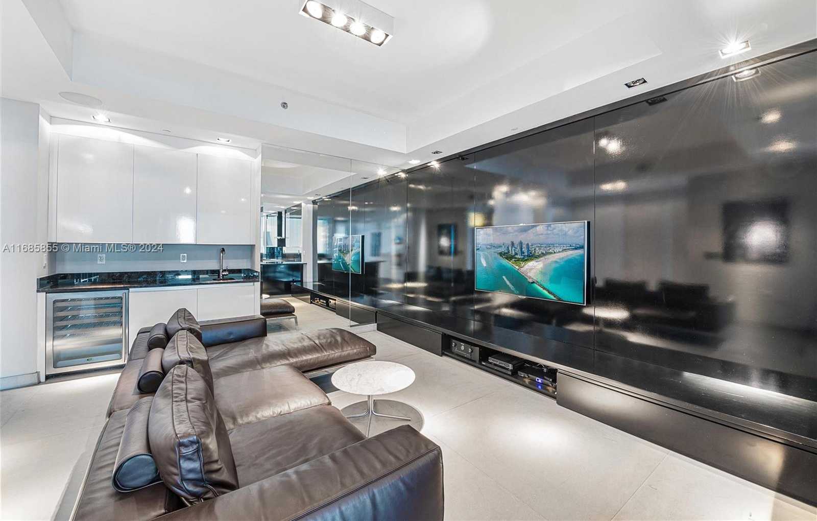 Small Image of 2711 SOUTH OCEAN DR #3404, Hollywood Number 8