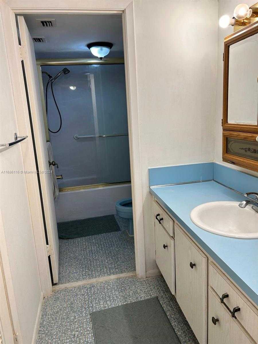 Small Image of 18051 BISCAYNE BLVD #803, Aventura Number 10