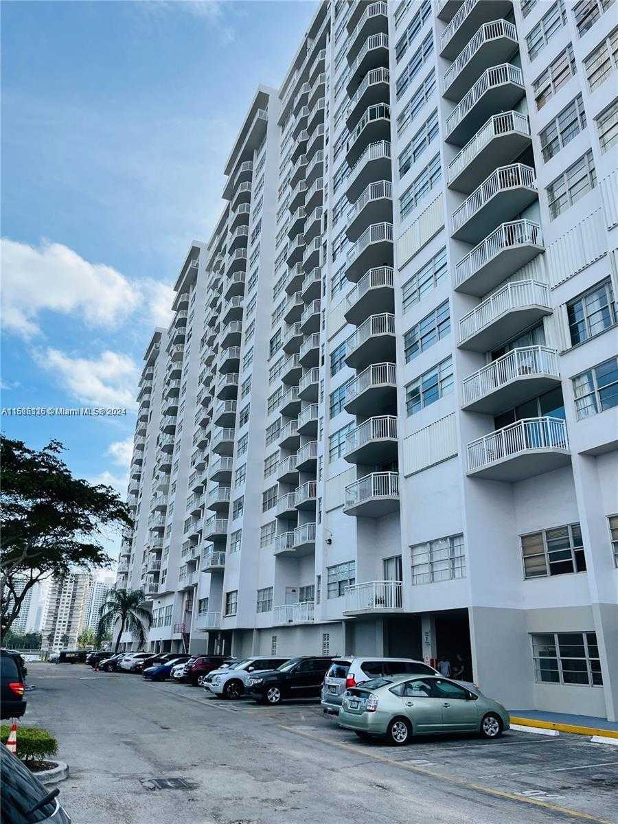 Small Image of 18051 BISCAYNE BLVD #803, Aventura Number 19