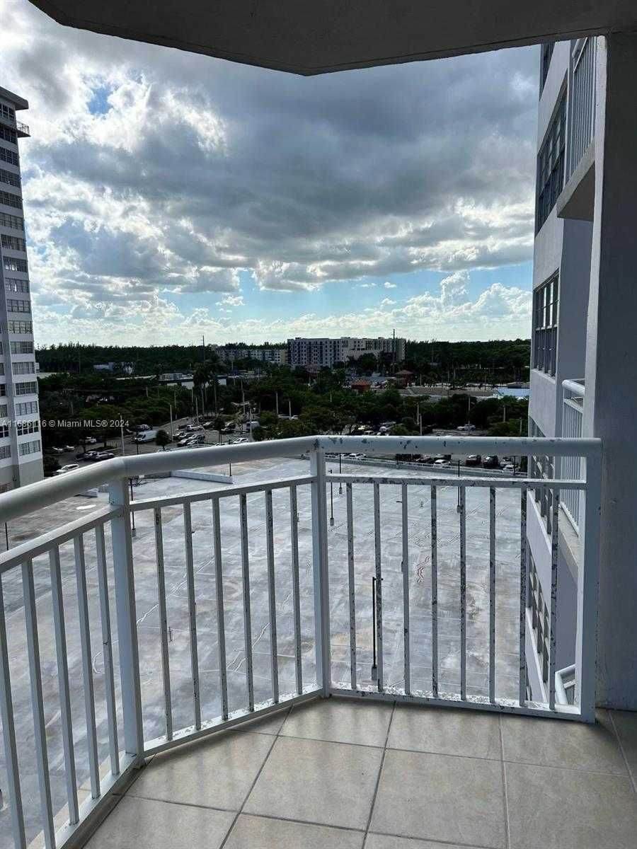 Small Image of 18051 BISCAYNE BLVD #803, Aventura Number 6