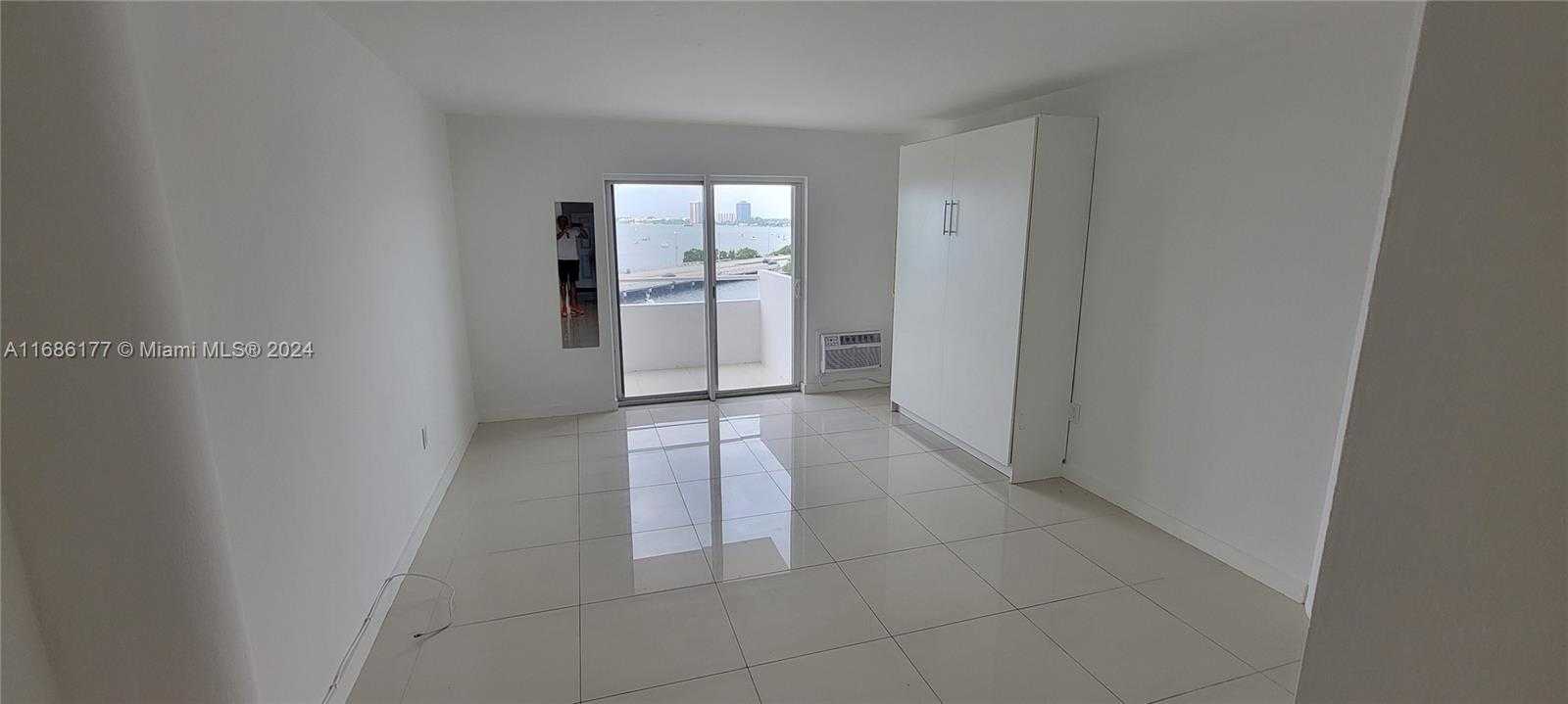Small Image of 7904 WEST DR #514, North Bay Village Number 3