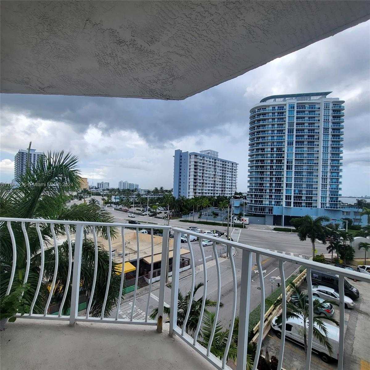 Small Image of 7601 EAST TREASURE DR #611, North Bay Village Number 11