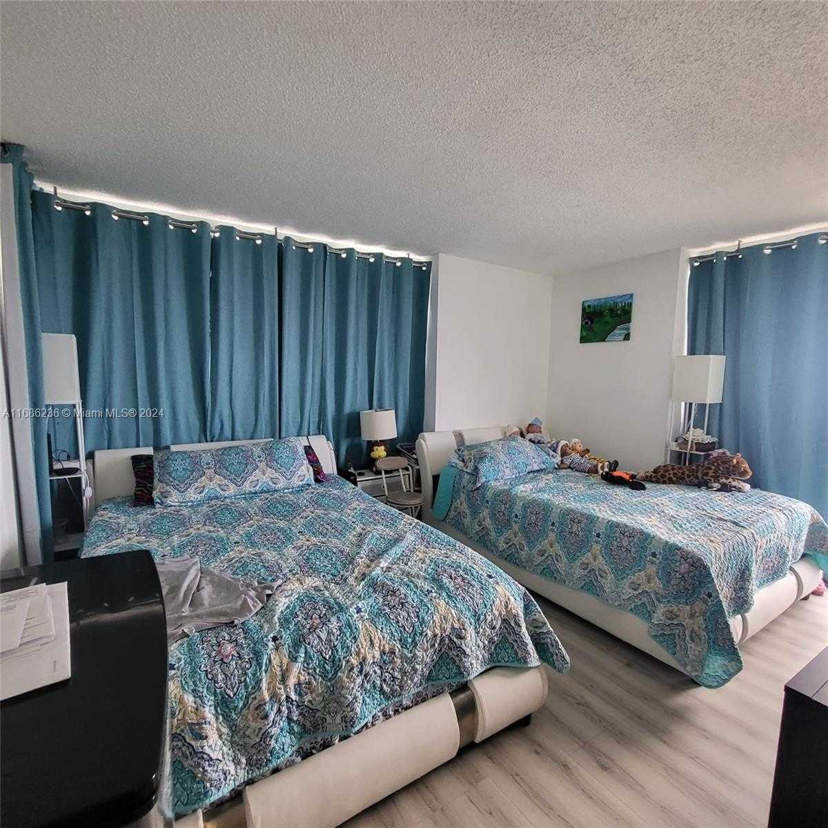 Small Image of 7601 EAST TREASURE DR #611, North Bay Village Number 13