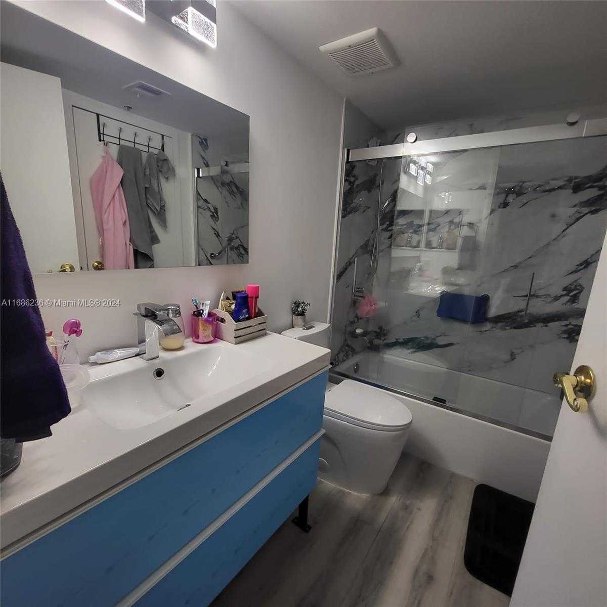 Small Image of 7601 EAST TREASURE DR #611, North Bay Village Number 14