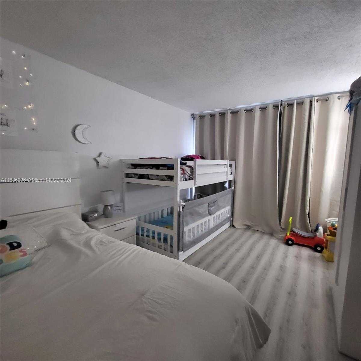 Small Image of 7601 EAST TREASURE DR #611, North Bay Village Number 18