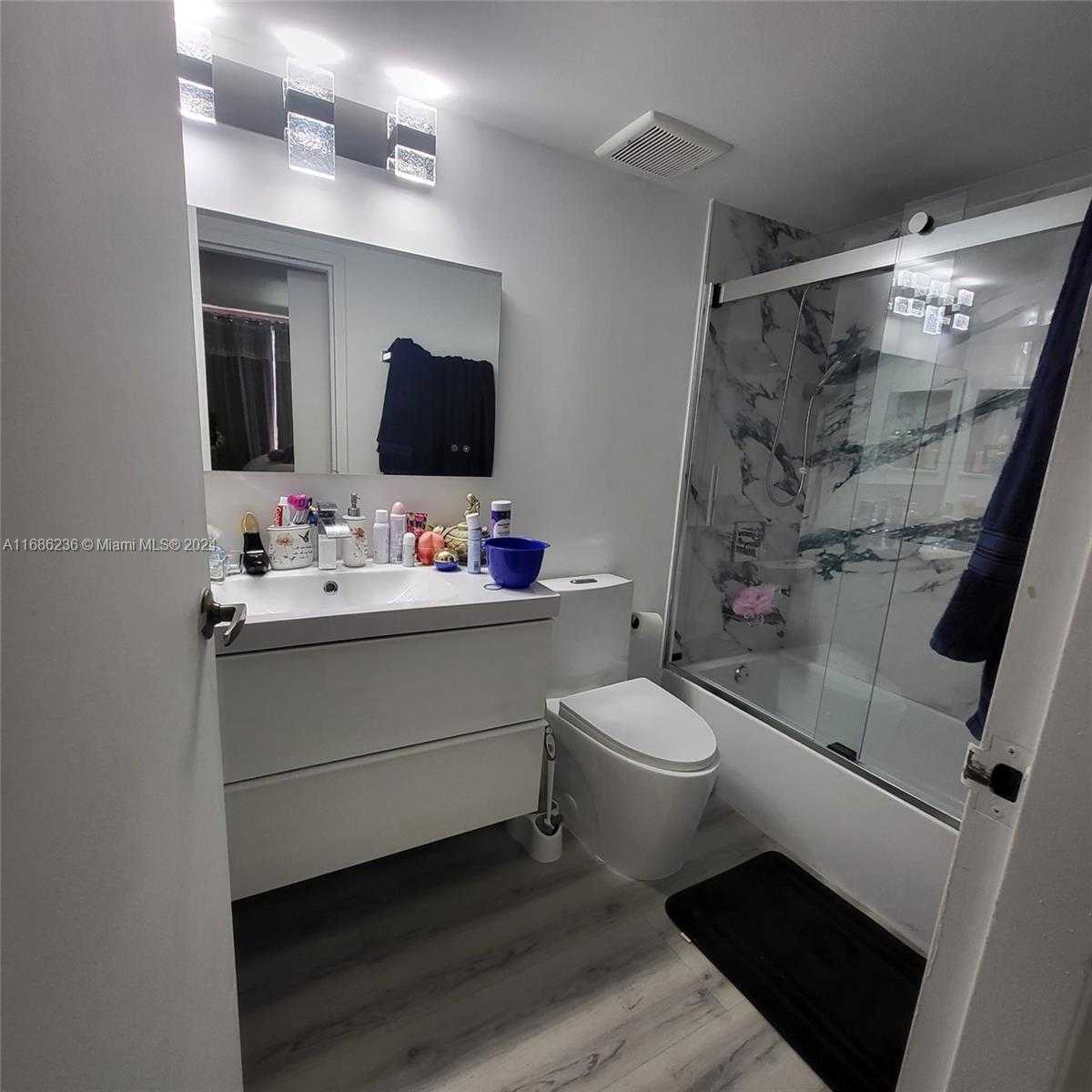 Small Image of 7601 EAST TREASURE DR #611, North Bay Village Number 22