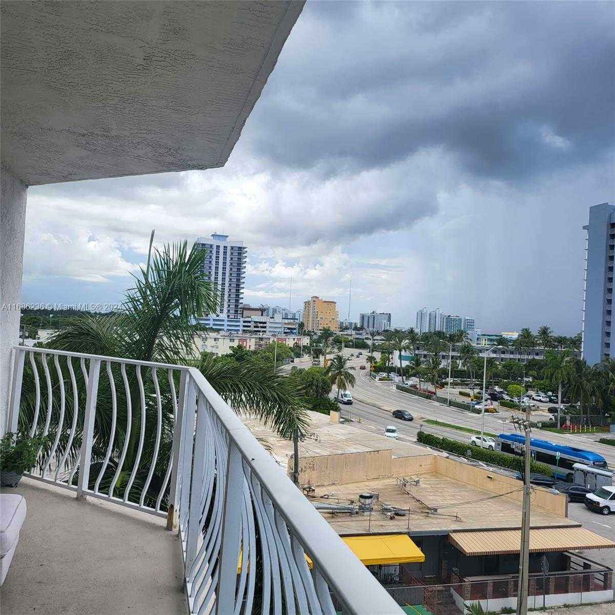 Small Image of 7601 EAST TREASURE DR #611, North Bay Village Number 24