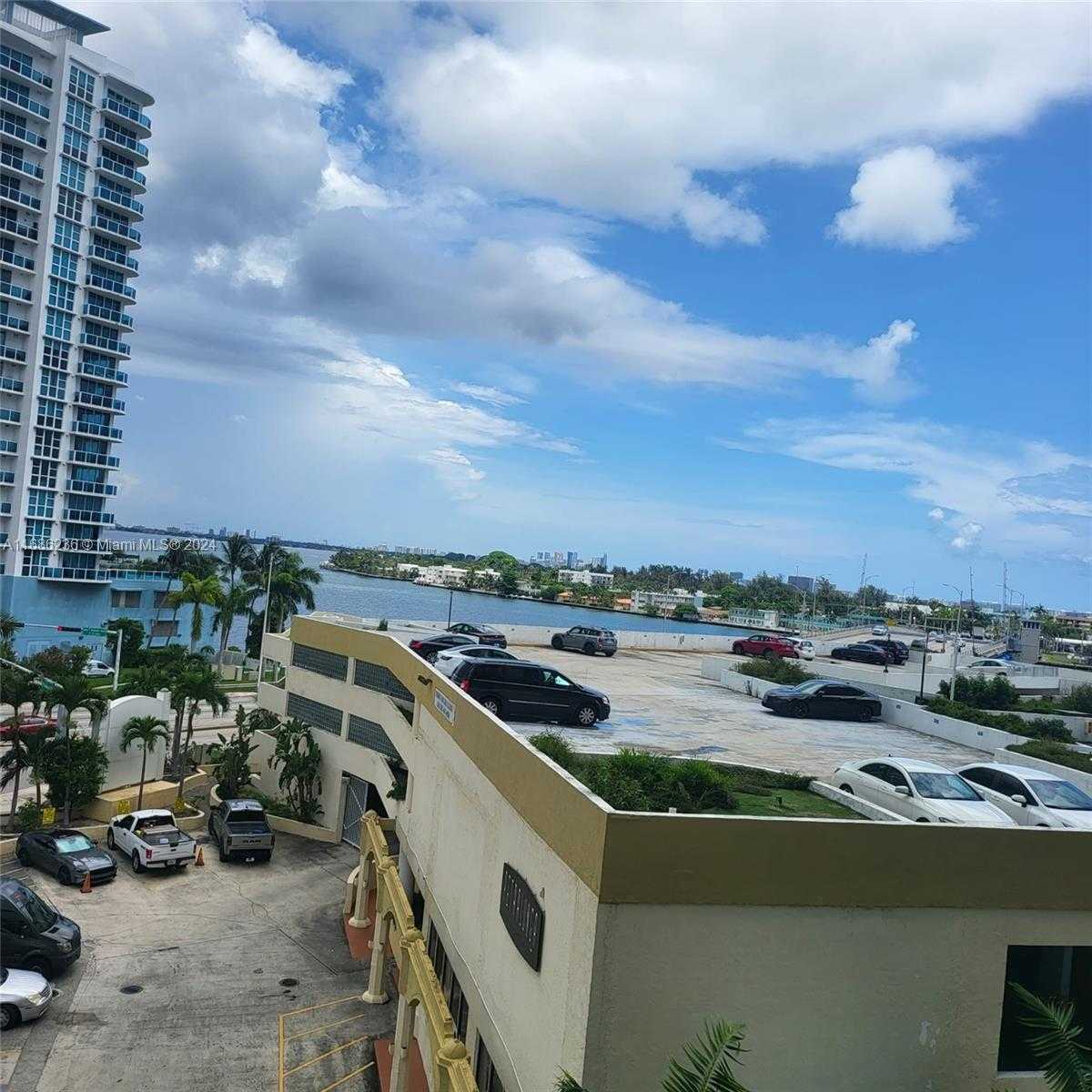 Small Image of 7601 EAST TREASURE DR #611, North Bay Village Number 47