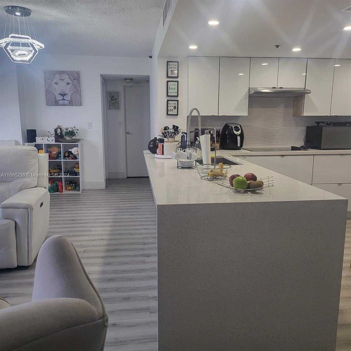 Small Image of 7601 EAST TREASURE DR #611, North Bay Village Number 5