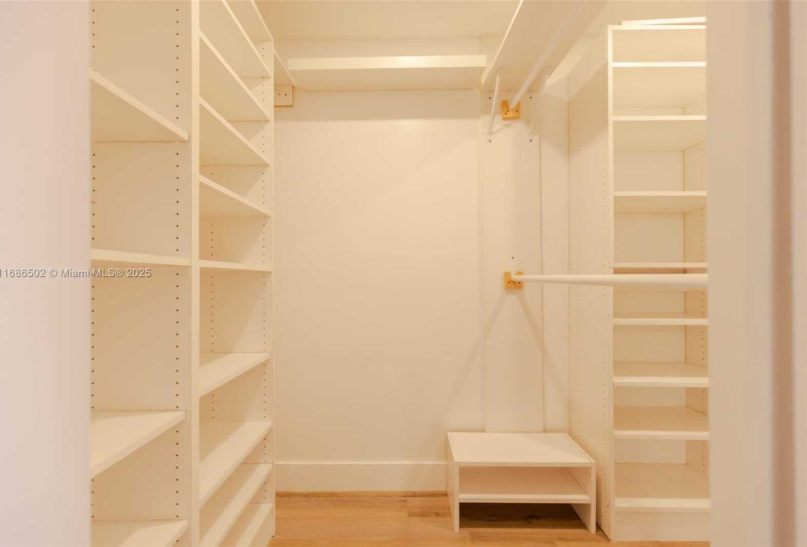 Small Image of 3525 MAGELLAN CIR #626, Aventura Number 16