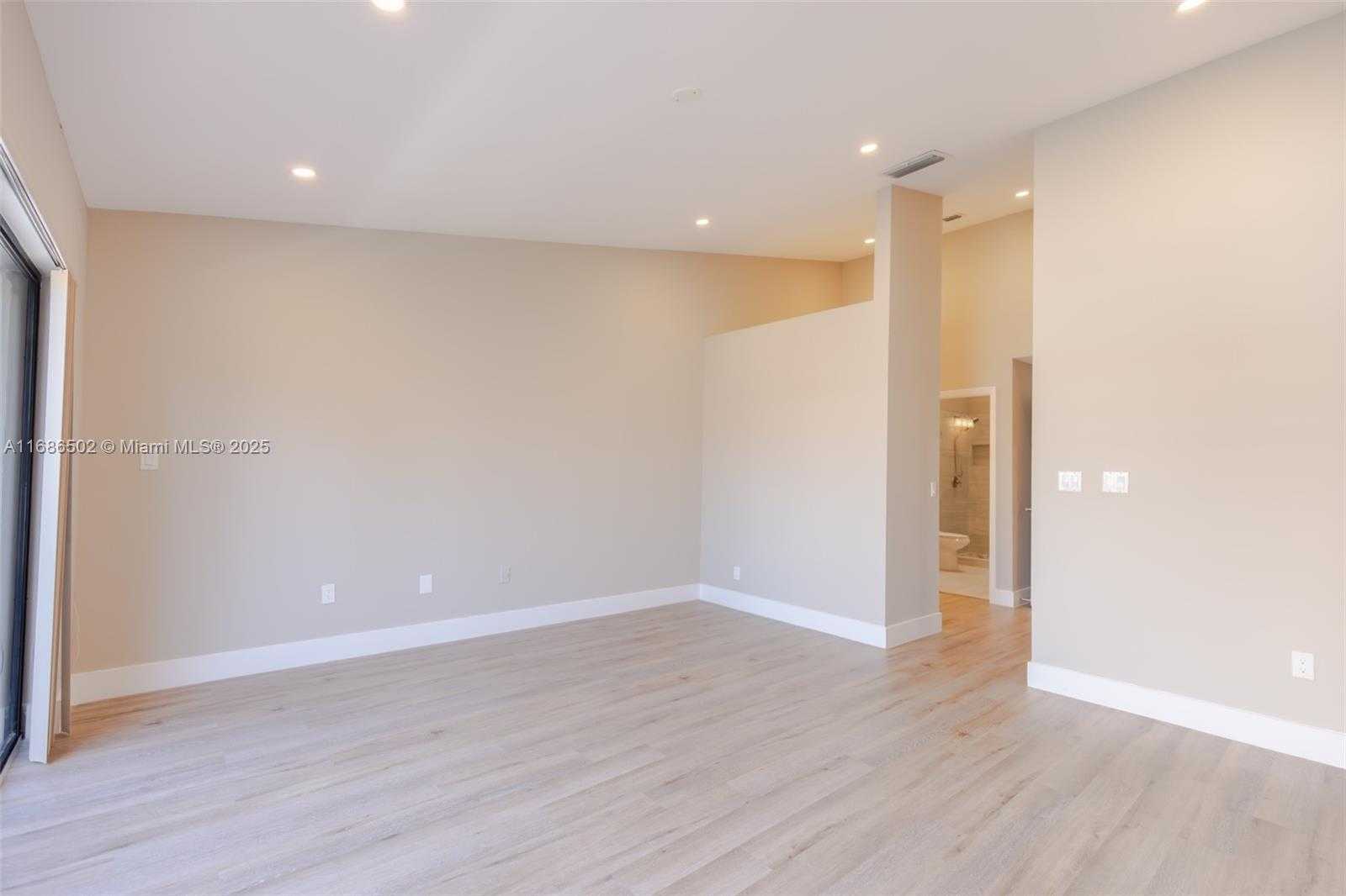 Small Image of 3525 MAGELLAN CIR #626, Aventura Number 20