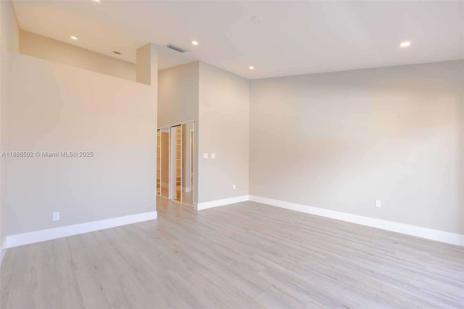 Small Image of 3525 MAGELLAN CIR #626, Aventura Number 21