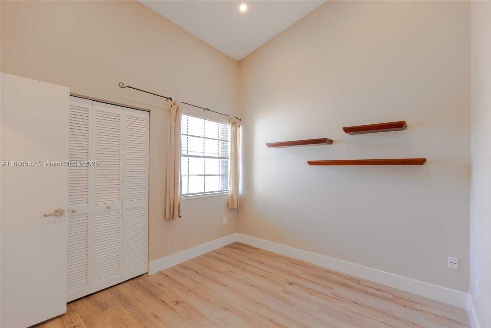 Small Image of 3525 MAGELLAN CIR #626, Aventura Number 24