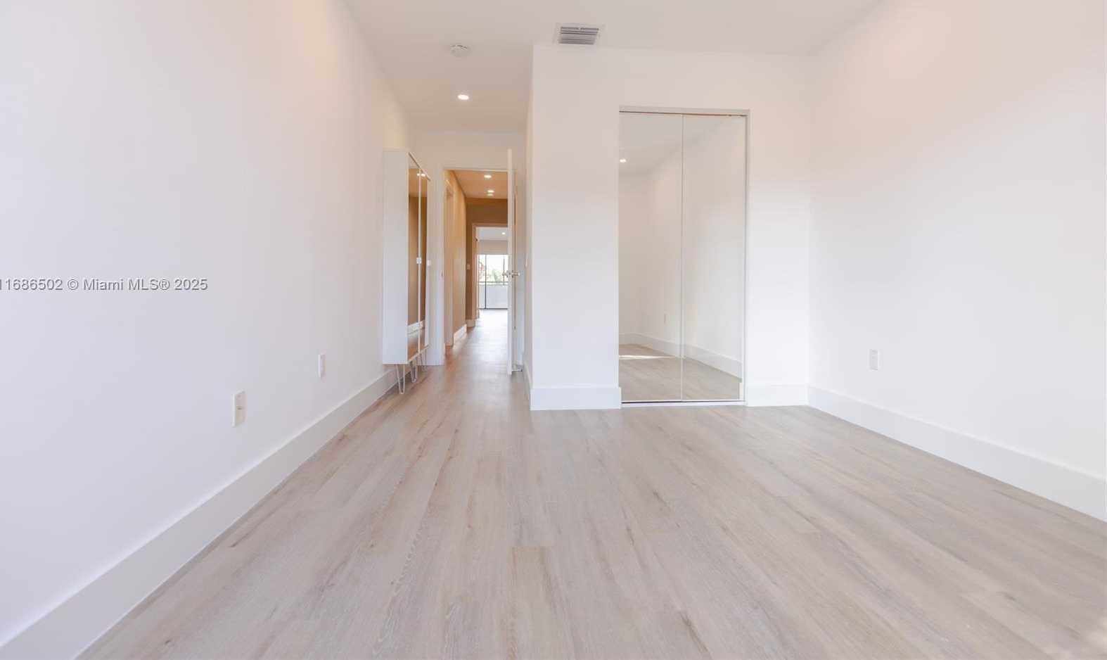 Small Image of 3525 MAGELLAN CIR #626, Aventura Number 27