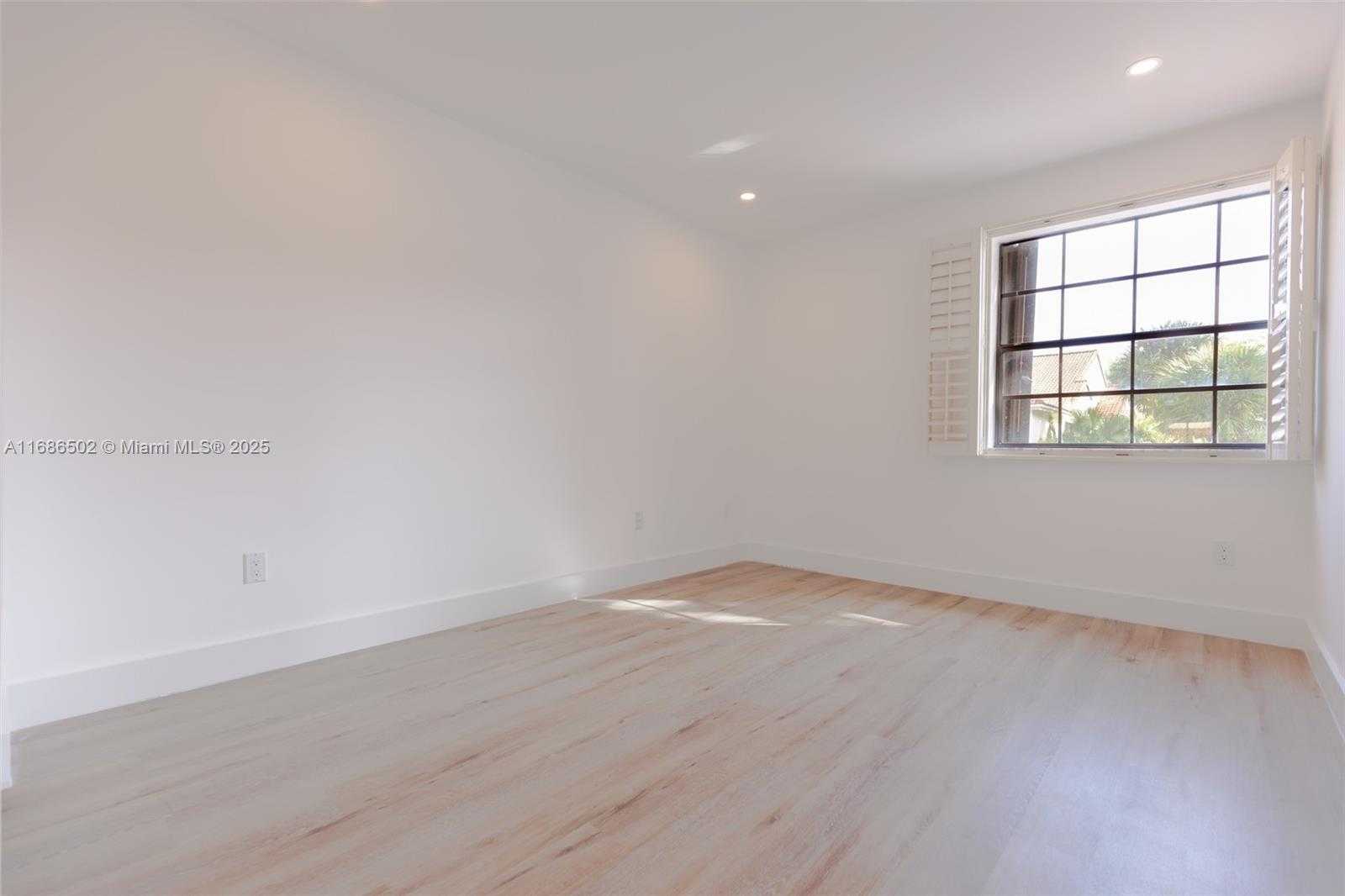Small Image of 3525 MAGELLAN CIR #626, Aventura Number 30