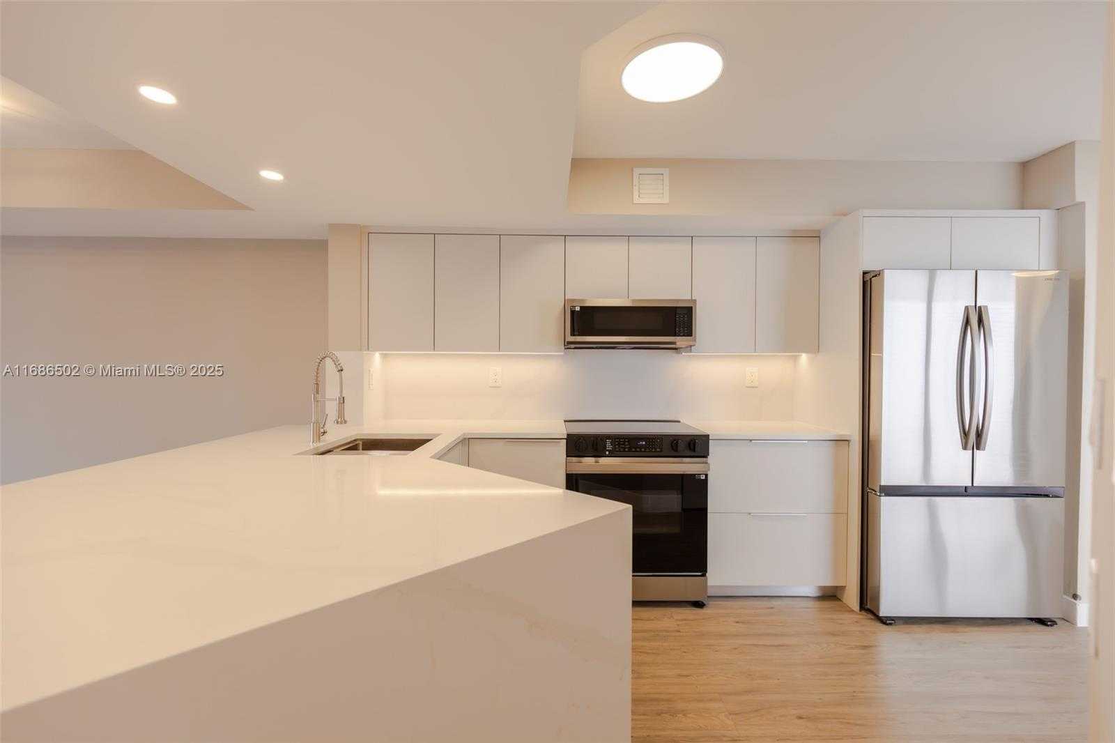 Small Image of 3525 MAGELLAN CIR #626, Aventura Number 4