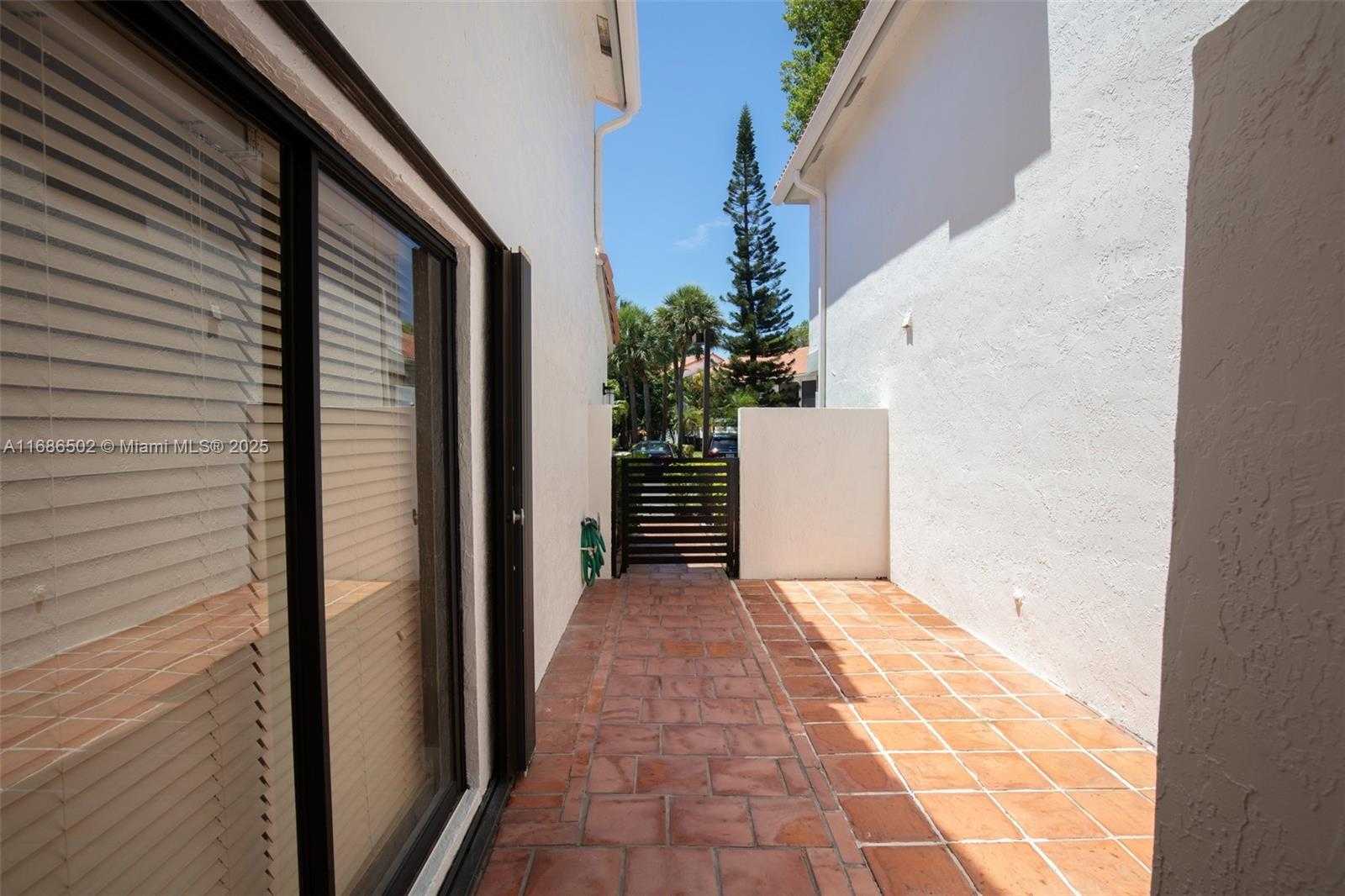 Small Image of 3525 MAGELLAN CIR #626, Aventura Number 40