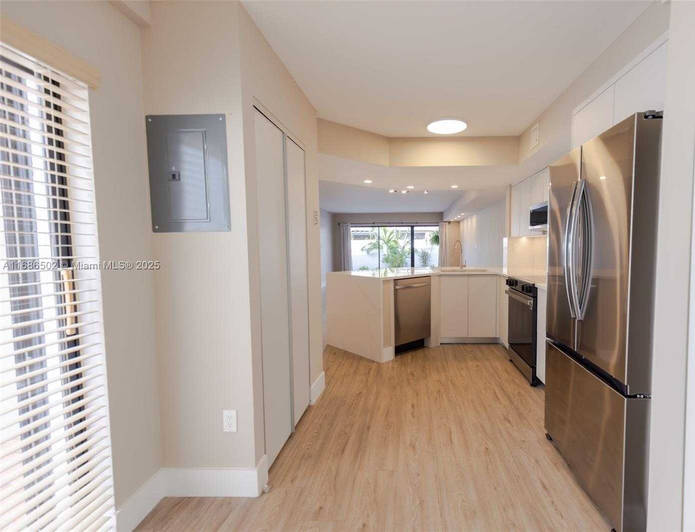 Small Image of 3525 MAGELLAN CIR #626, Aventura Number 5