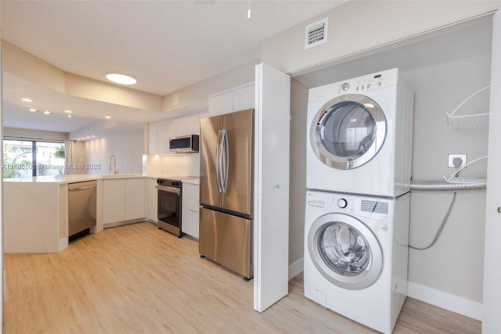 Small Image of 3525 MAGELLAN CIR #626, Aventura Number 7