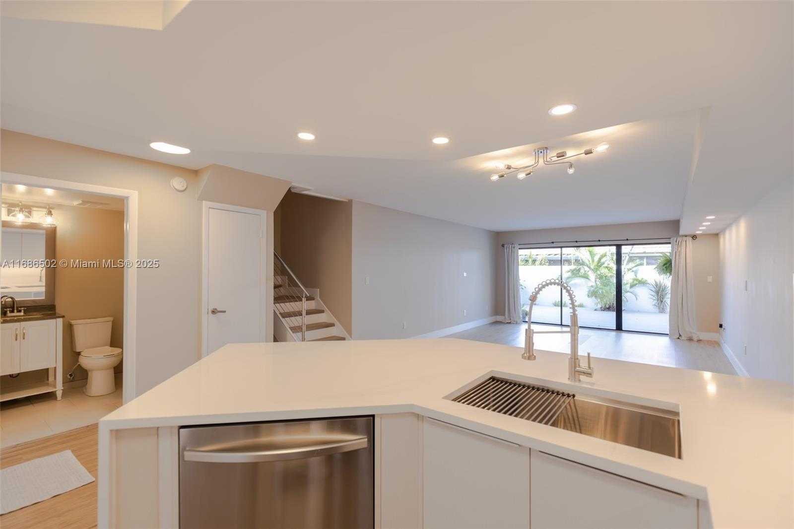 Small Image of 3525 MAGELLAN CIR #626, Aventura Number 9