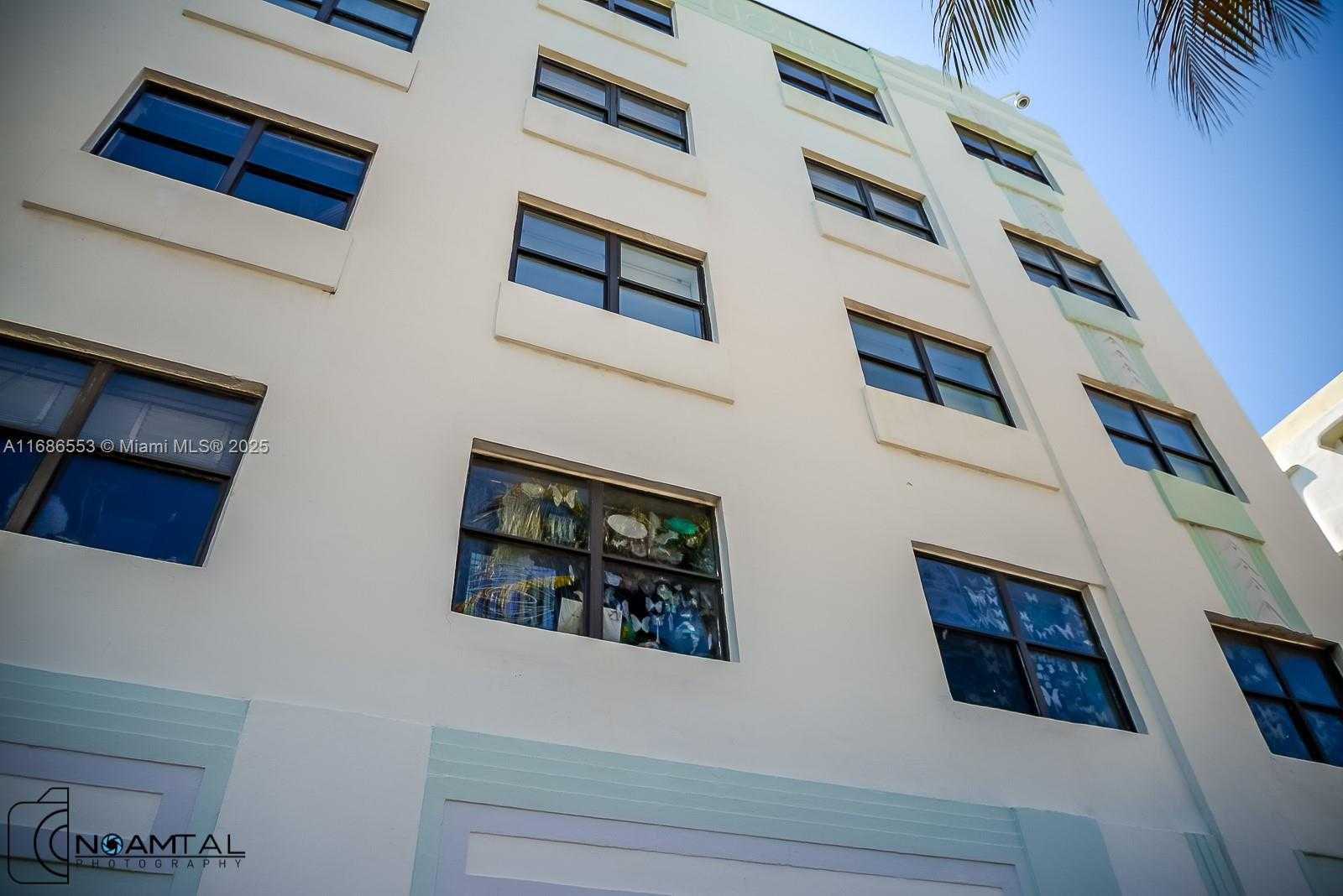 Small Image of 1390 OCEAN DR #201, Miami Beach Number 20