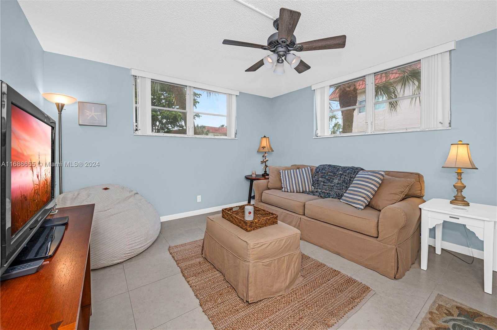 Small Image of 671 SOUTH HOLLYBROOK DR #210, Pembroke Pines Number 14
