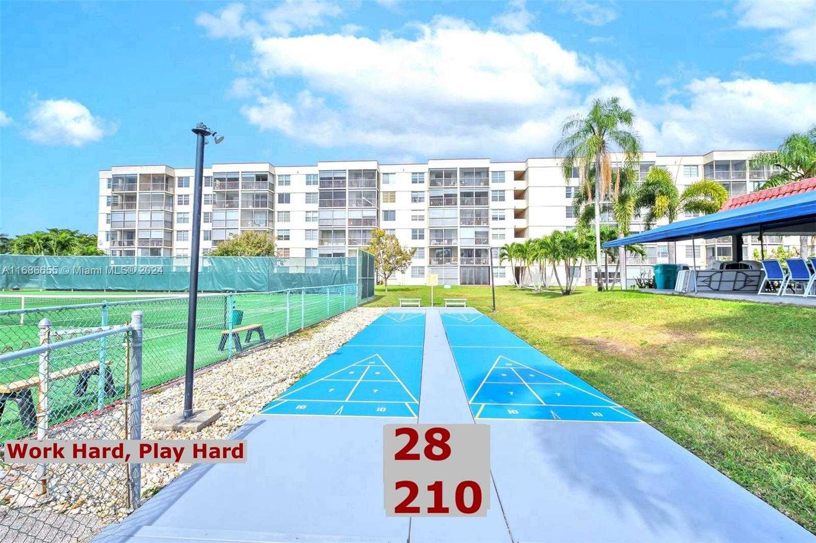Small Image of 671 SOUTH HOLLYBROOK DR #210, Pembroke Pines Number 33