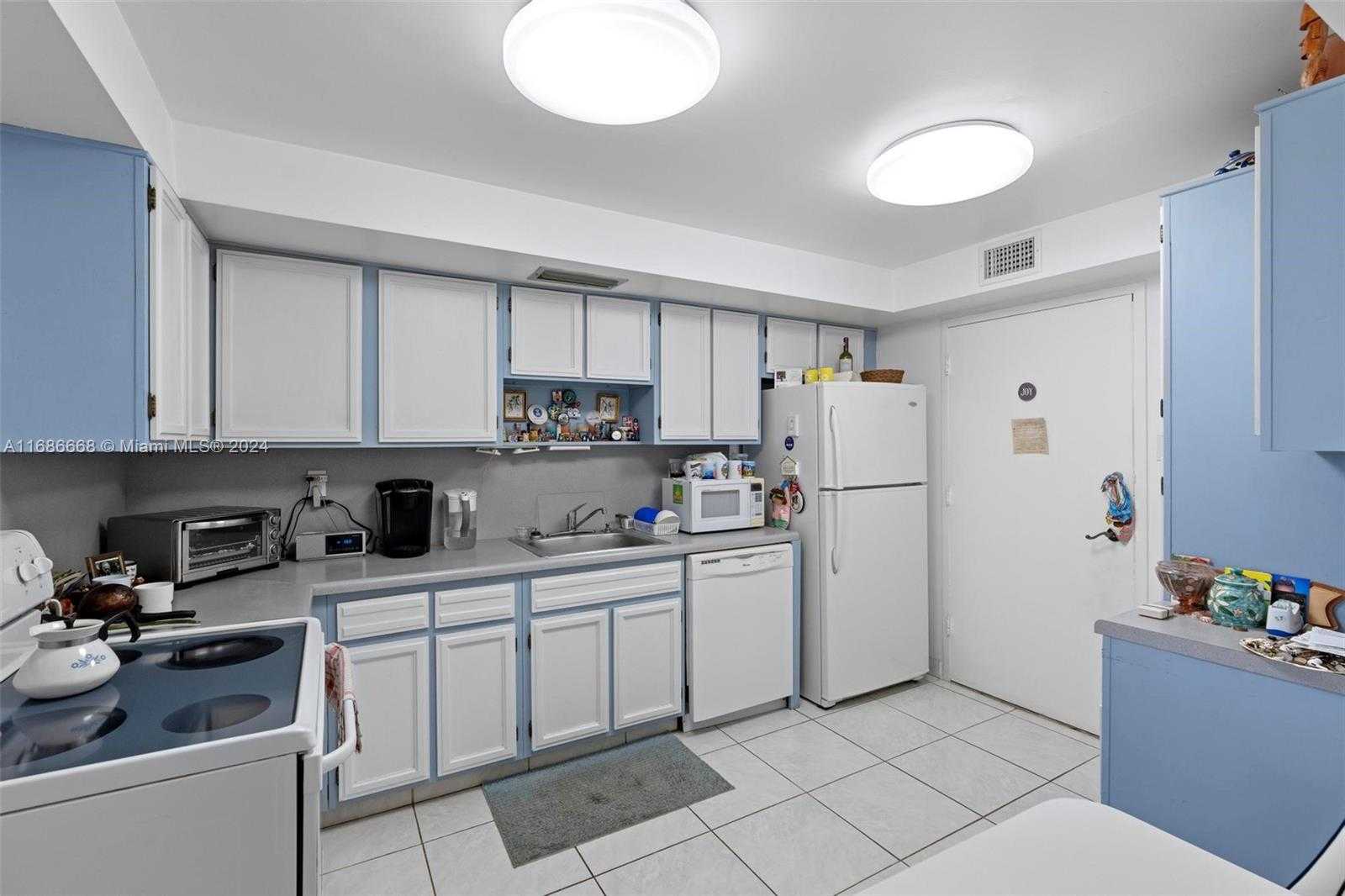 Small Image of 1600 SOUTH OCEAN DR #5J, Hollywood Number 12