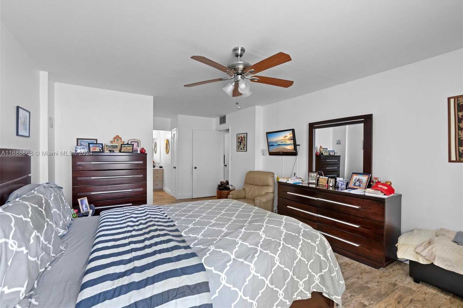 Small Image of 1600 SOUTH OCEAN DR #5J, Hollywood Number 15